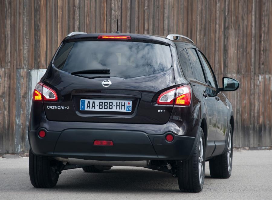  Nissan Qashqai +2 2009 года  (фото 2 из 5)